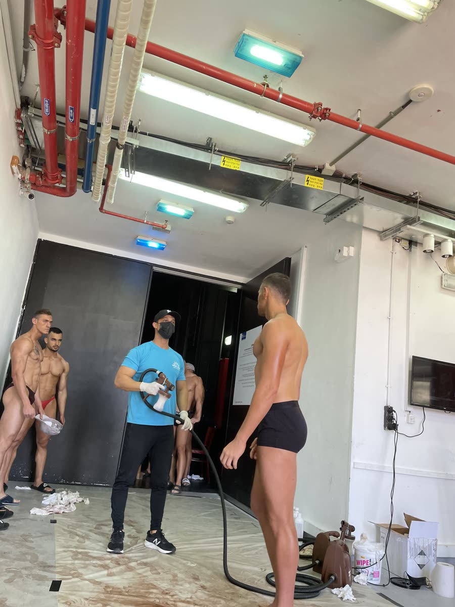שיזוף מתחרים בעמדת ההתזה מאחורי הקלעים